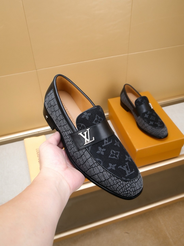 ルイヴィトン靴側面デザイン